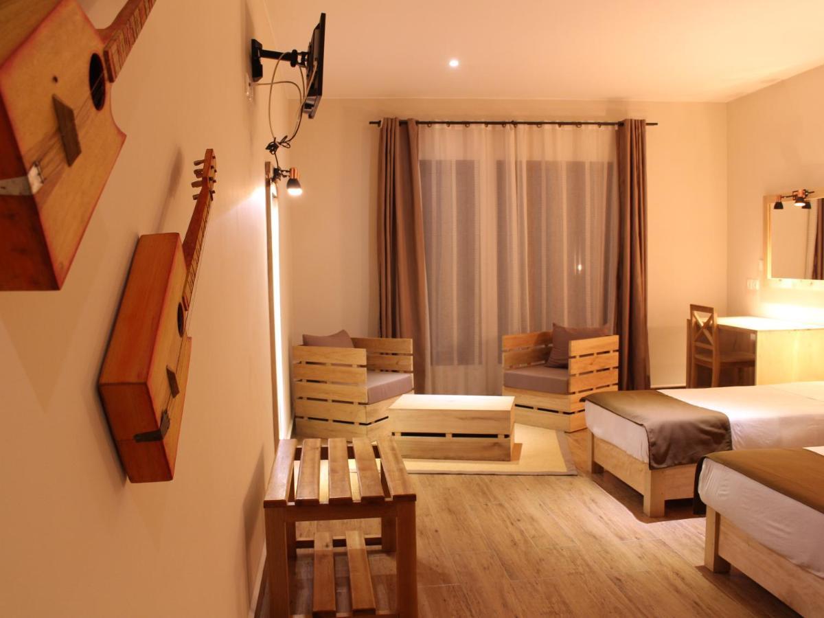 Hotel Restaurant Le Combava أنتاناناريفو المظهر الخارجي الصورة