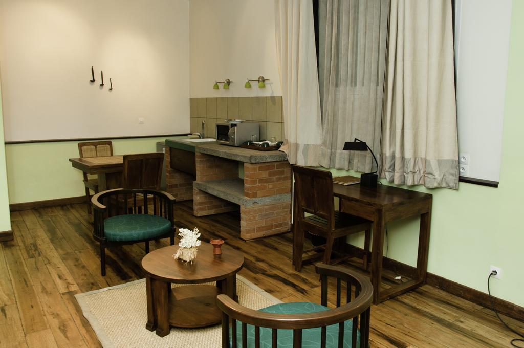 Hotel Restaurant Le Combava أنتاناناريفو المظهر الخارجي الصورة