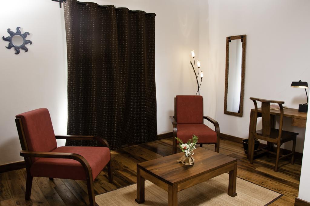 Hotel Restaurant Le Combava أنتاناناريفو المظهر الخارجي الصورة