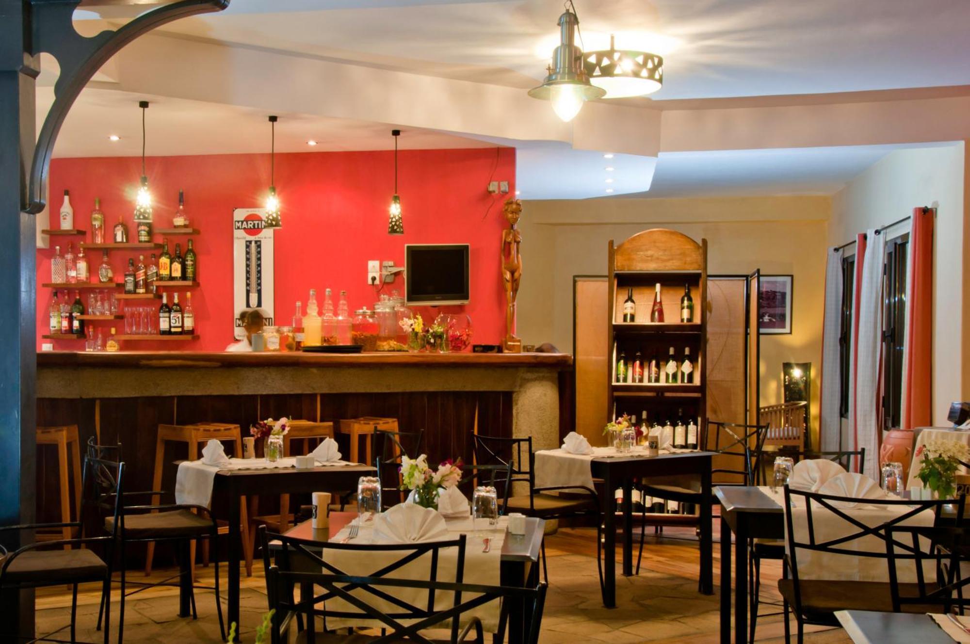 Hotel Restaurant Le Combava أنتاناناريفو المظهر الخارجي الصورة