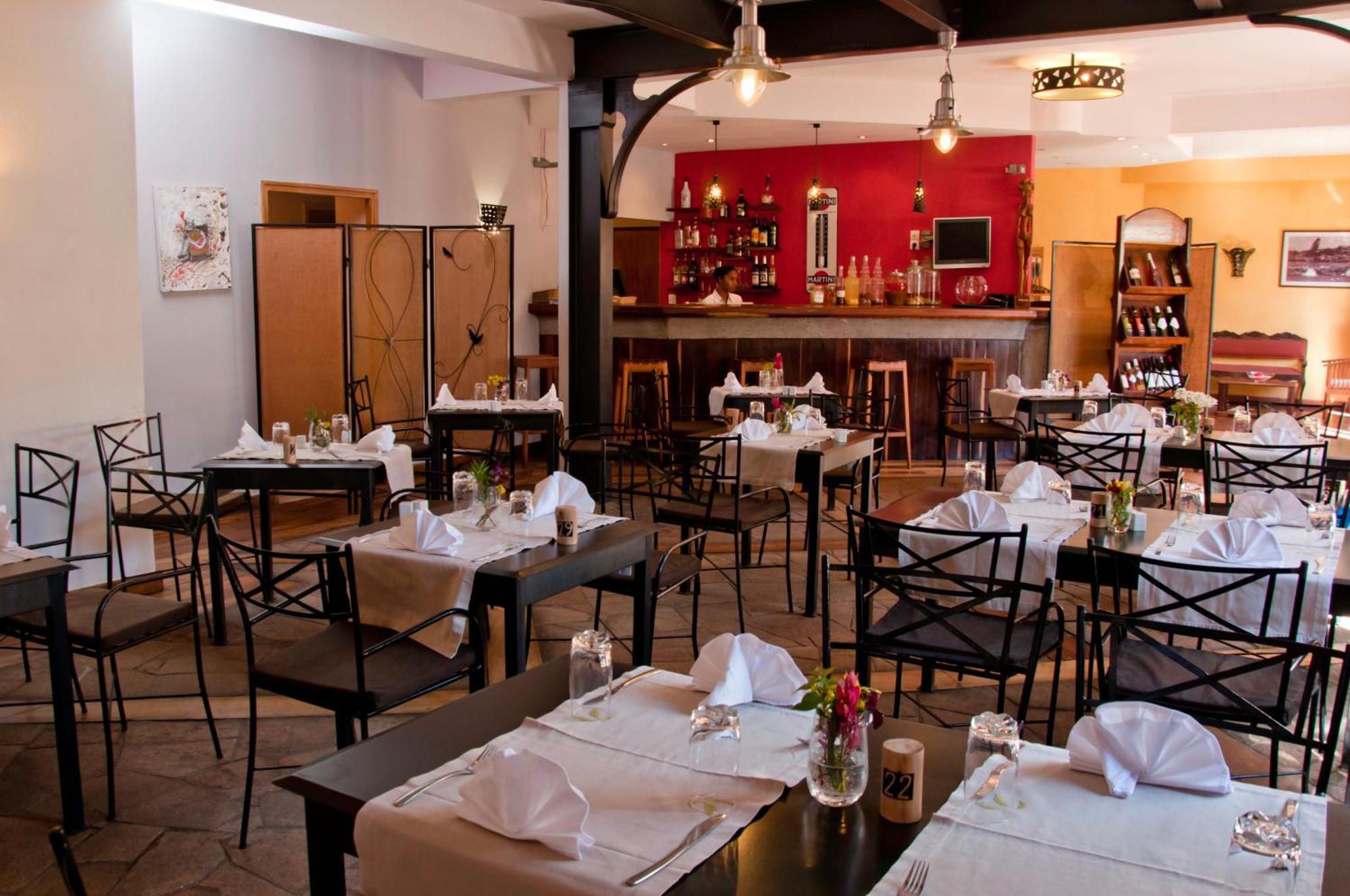 Hotel Restaurant Le Combava أنتاناناريفو المظهر الخارجي الصورة